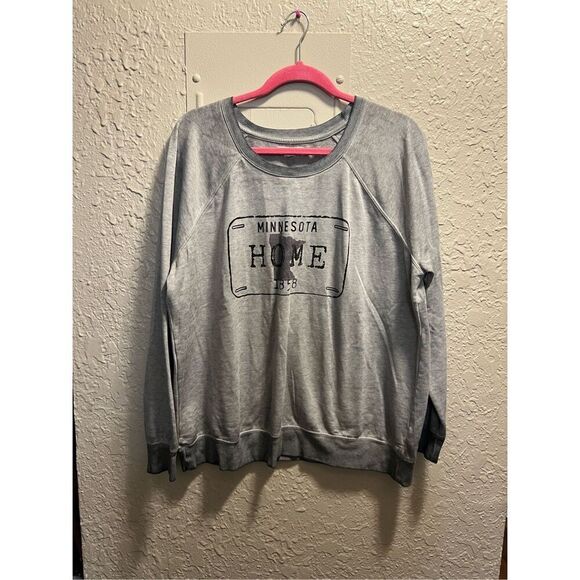 Maurices Grey Minnesota Long Sleeve Top Woman’s Size XXL - Picture 1 of 8